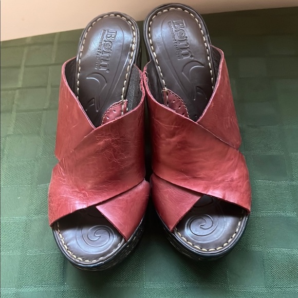 Women's Born Red Leather Sandals - Picture 2 of 9